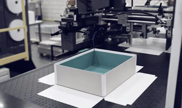 proses produksi rigid box packaging premium